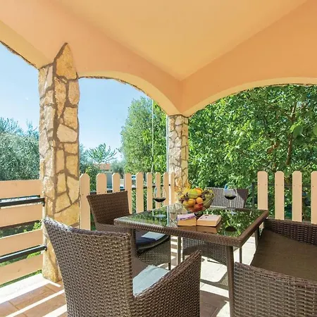 Verica Villa *